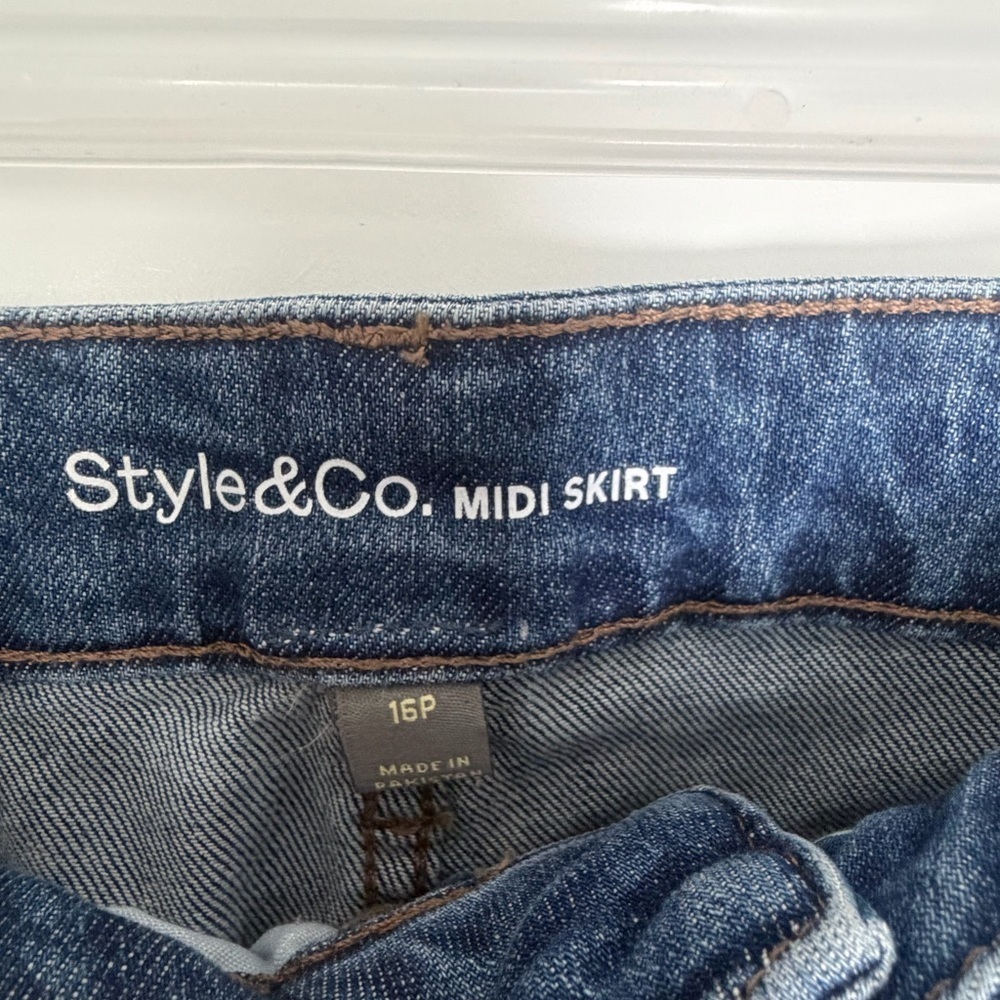 Moving Sale Style & Co. Classic Blue Denim Midi Jean Skirt Size 16P - Picture 4 of 5